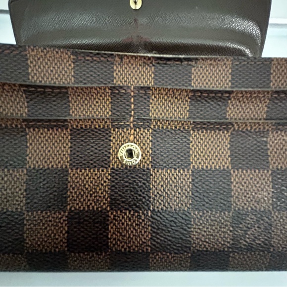 Louis Vuitton Damier Ebene Pattern Sarah Wallet - Picture 8 of 13